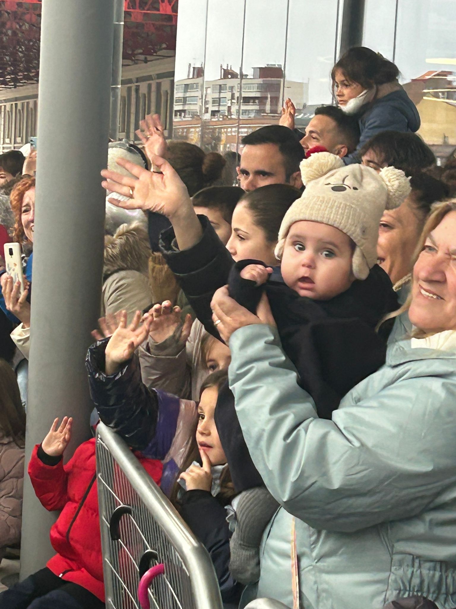 Así recibieron los niños de León a Los Reyes Magos