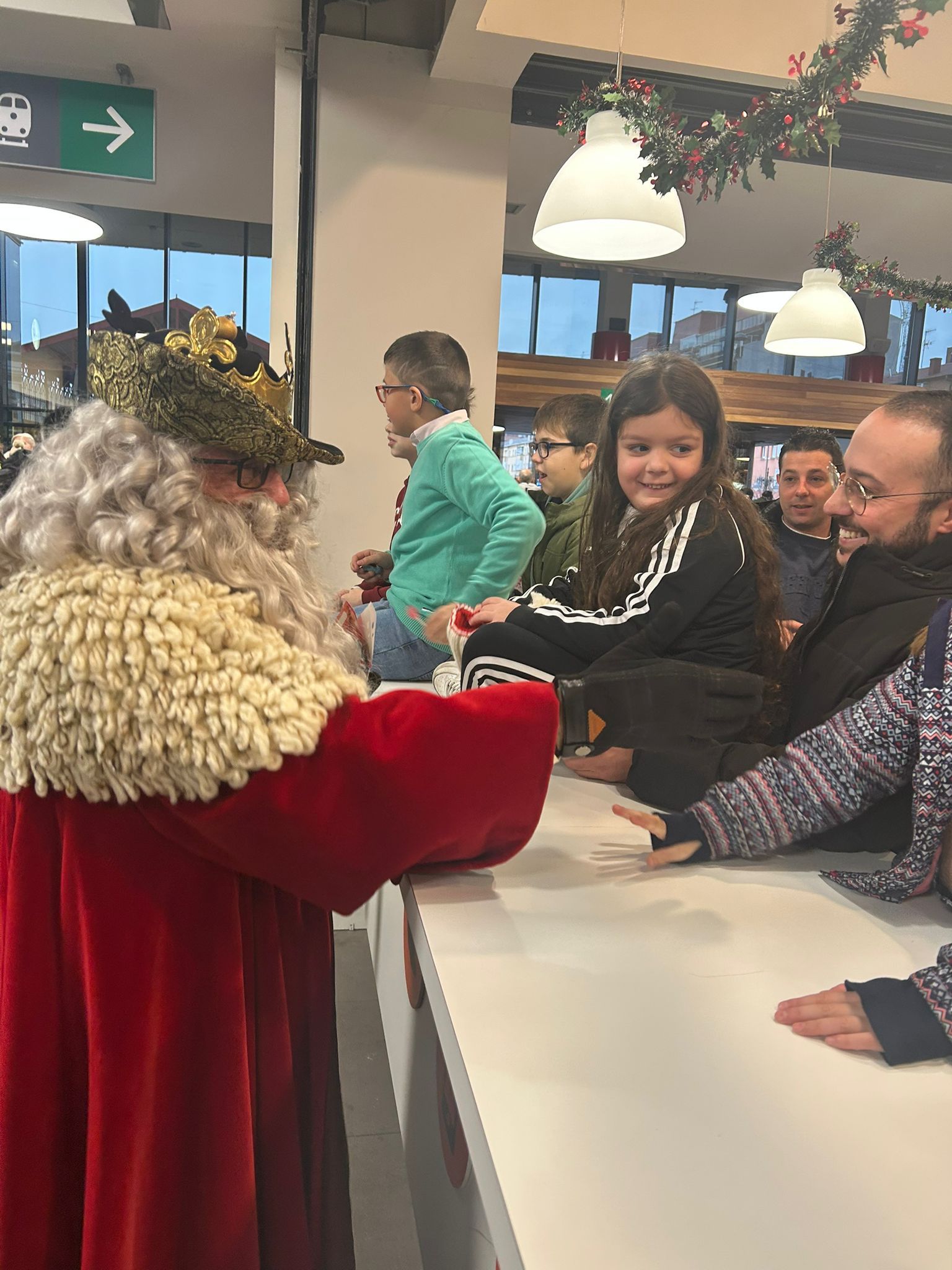 Así recibieron los niños de León a Los Reyes Magos