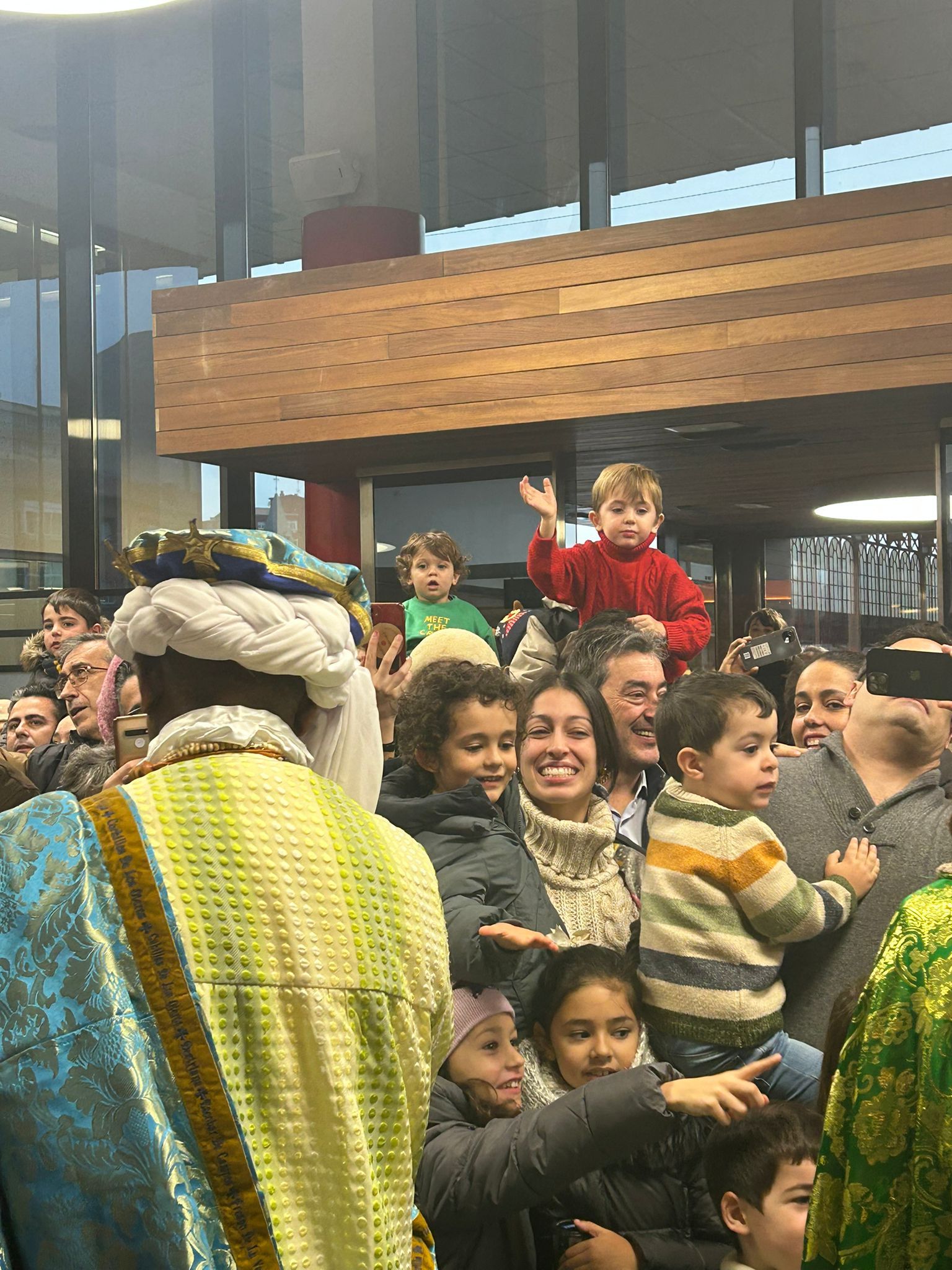 Así recibieron los niños de León a Los Reyes Magos