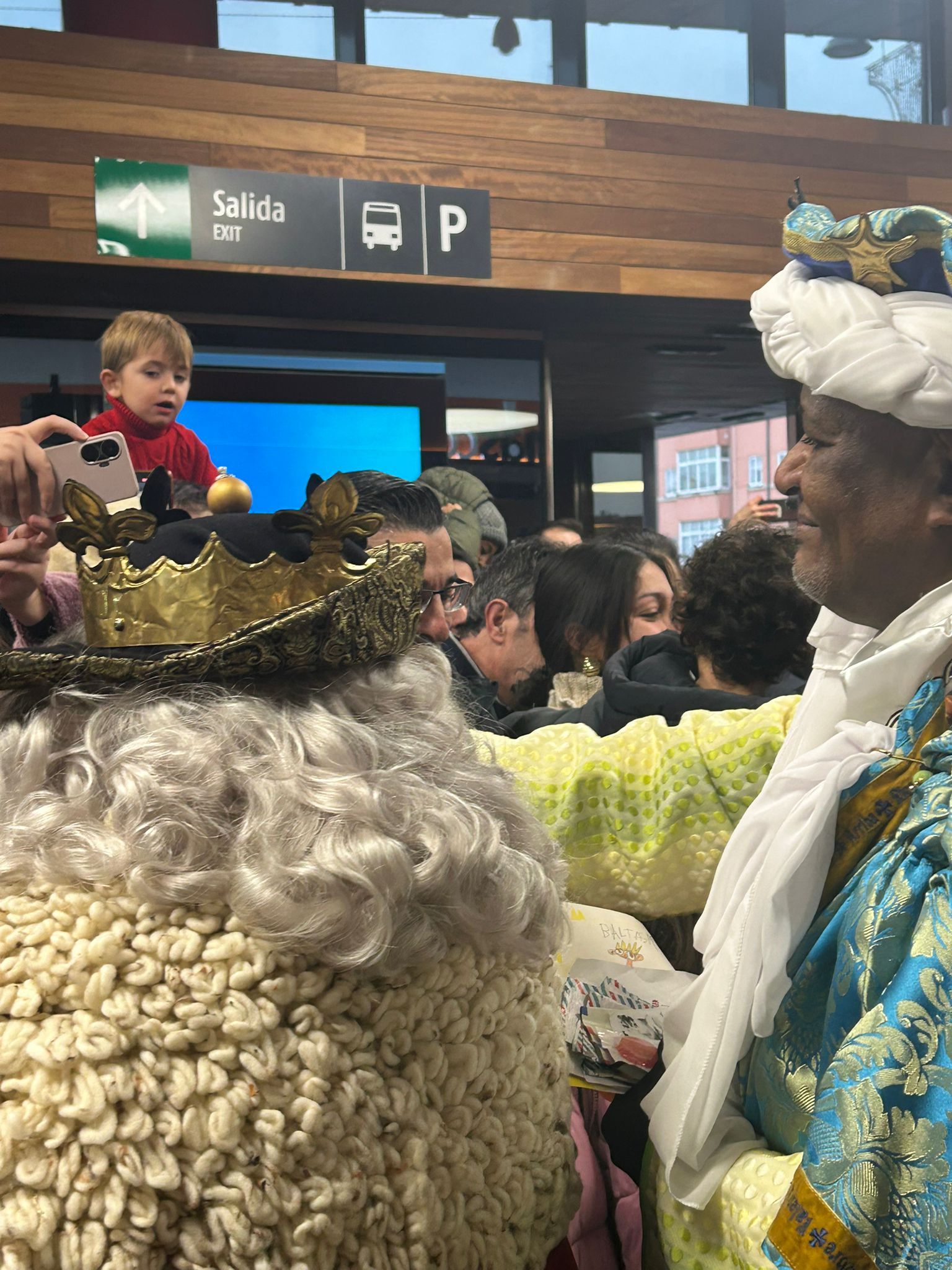 Así recibieron los niños de León a Los Reyes Magos