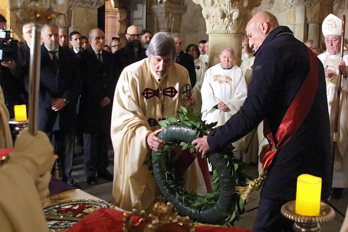 Eucaristía y responso por los reyes de León