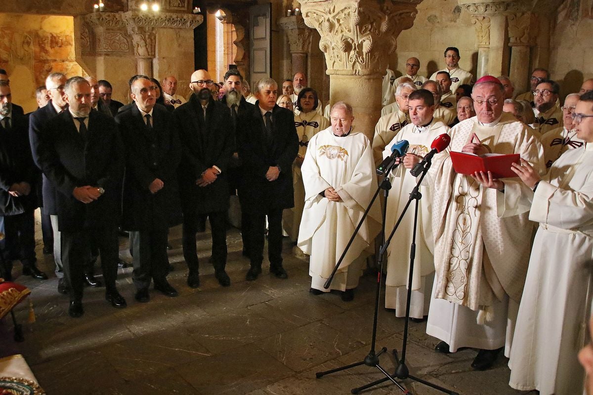 Eucaristía y responso por los reyes de León