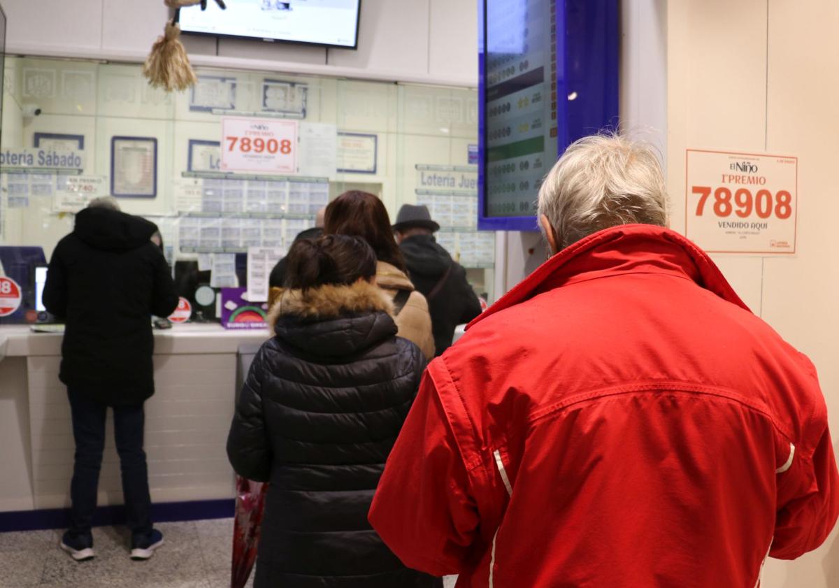 Imagen principal - El día después de repartir 97 millones de euros: «Hay lío, pero se lleva bien»