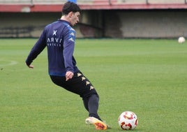 Luis Chacón, en el entrenamiento de este viernes de la Cultural.