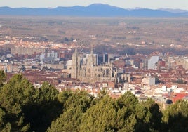 Imagen de la Catedral de León desde Las Lomas.