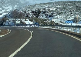 Estado de la carretera en el puerto de Pajares.