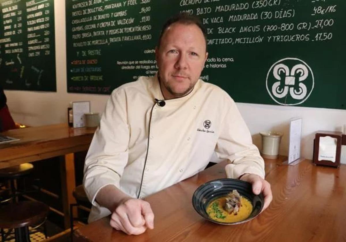 Héctor García, jefe de cocina del restaurante El Calecho.