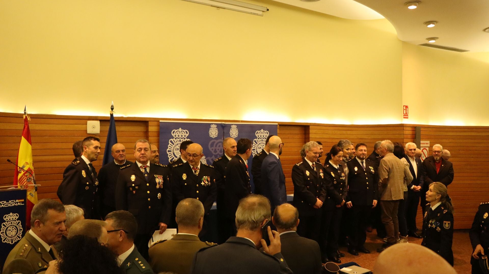 Homenaje a los Policías Nacionales jubilados y dedicación al servicio policial