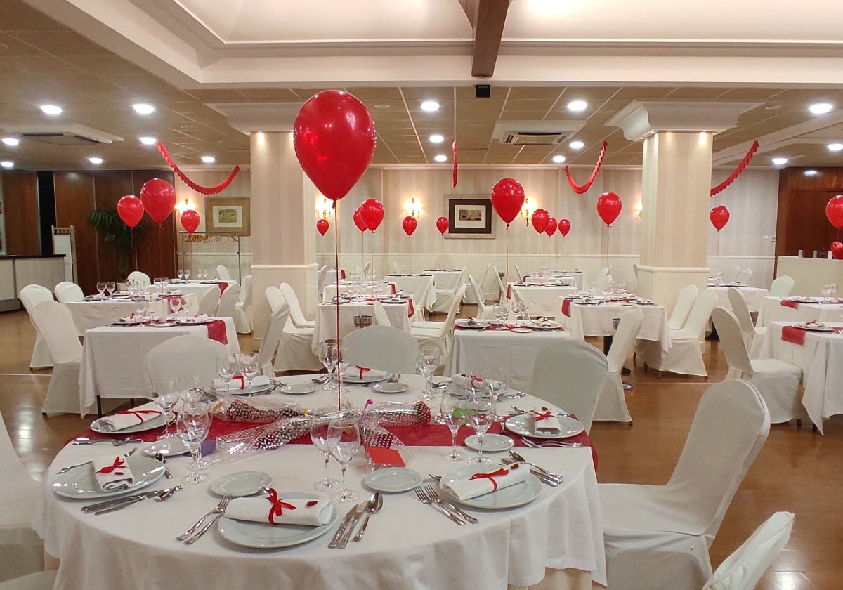 Salón decorado para la cena de San Valentín en el Hotel Infantas de León