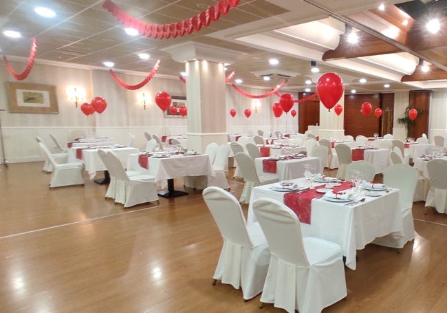 Salón decorado para la cena de San Valentín en el Hotel Infantas de León