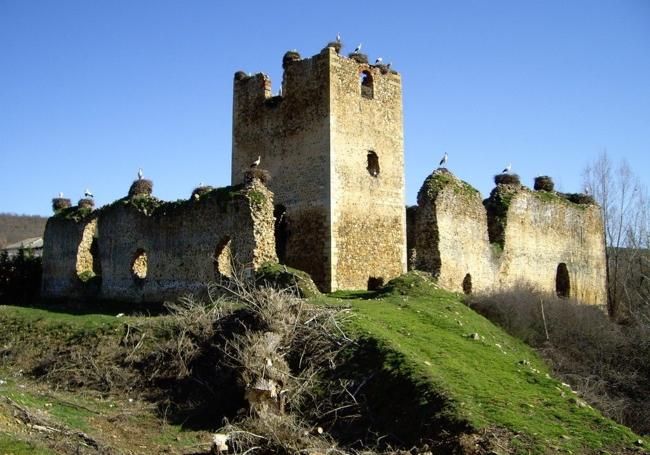 El castillo de Villapadierna antes de la reforma.