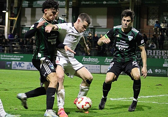 Kevin Presa, en el partido de la primera vuelta ante el Sestao River.