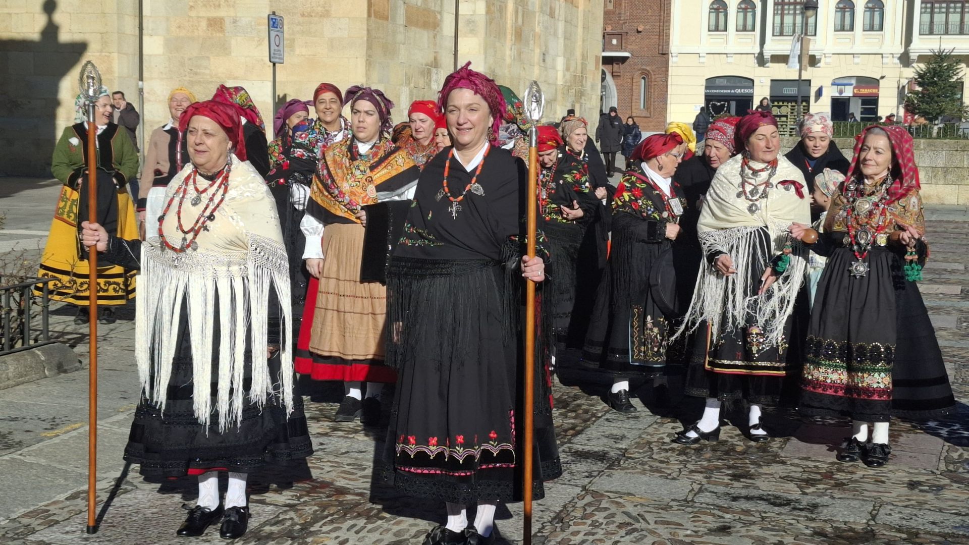 Celebración del Día de las Águedas en León