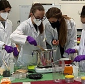 Todas los los talleres, charlas y experiementos de la ULE para que las niñas estudien ciencias