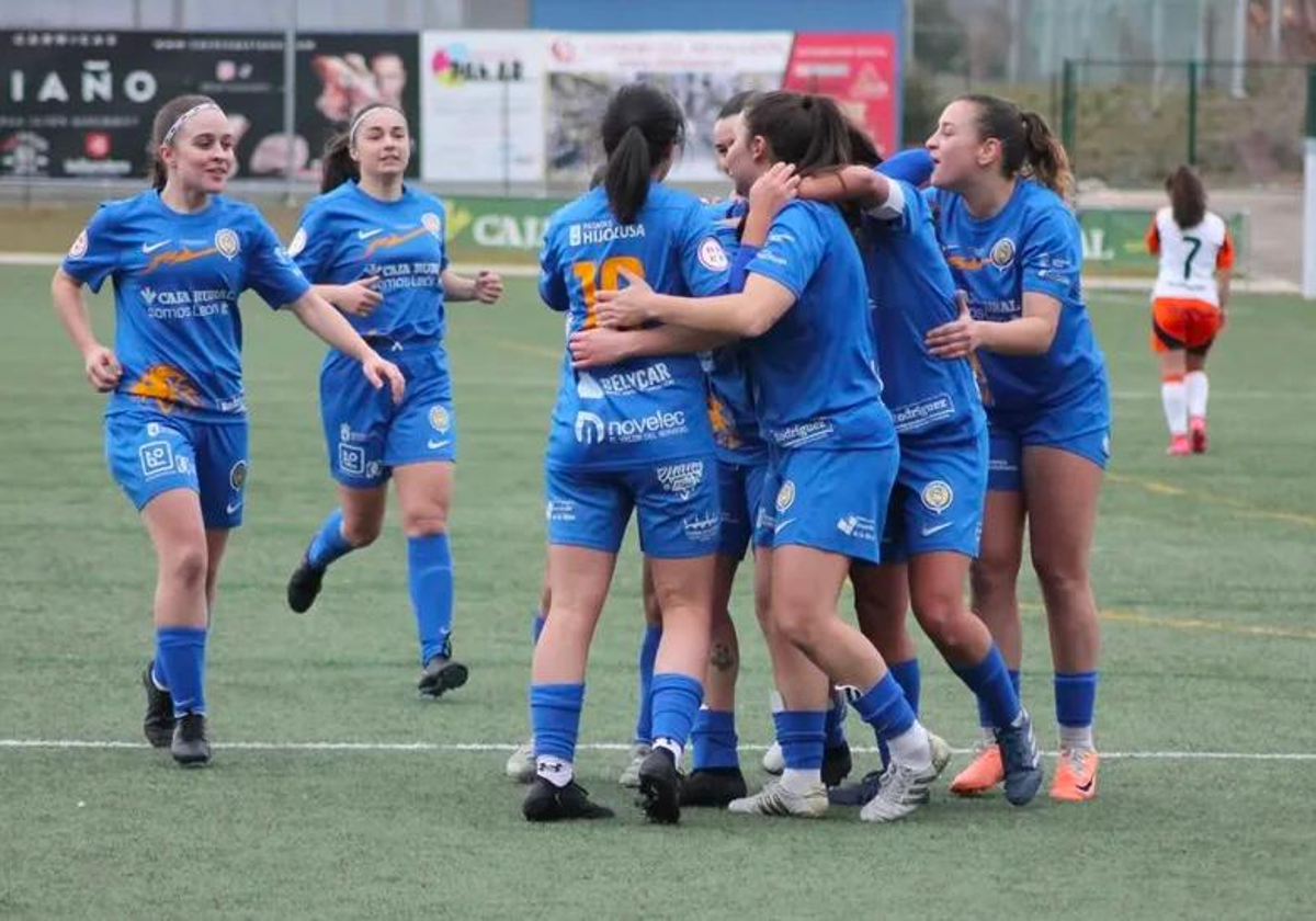 El Olímpico de León celebra su victoria ante el Real Oviedo 'B'