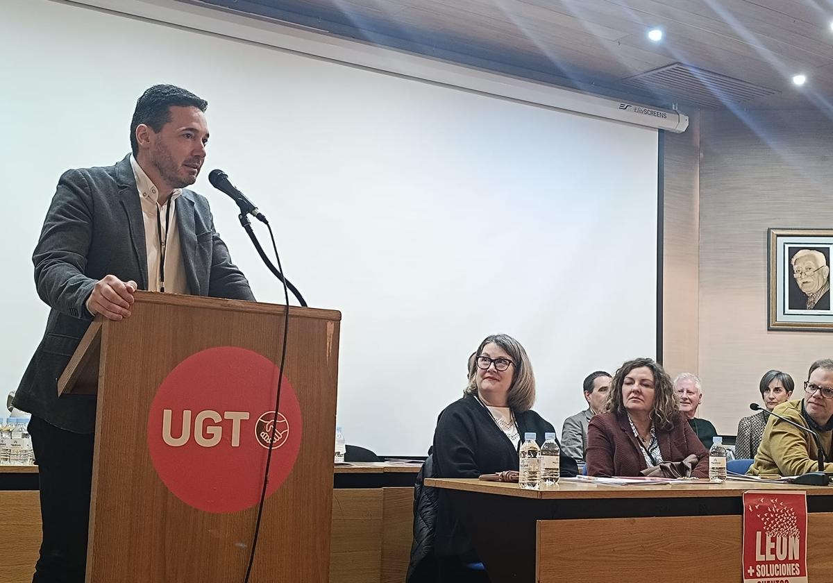 Óscar Cueto, en el II Congreso Ordinario de FeSMC UGT León.