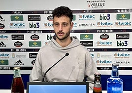 Esquerdo, en la sala de prensa de El Toralín.
