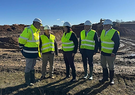 Visita de miembros del Gobierno a las obras de regadíos en León.