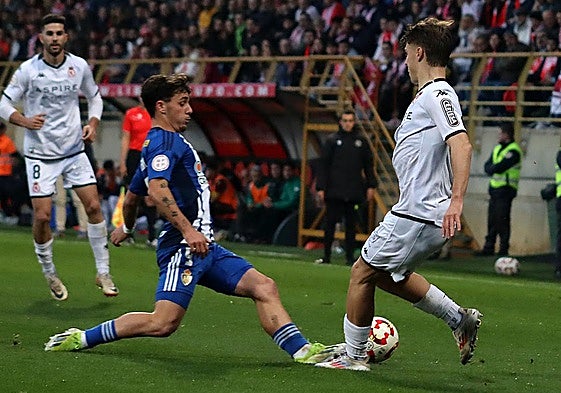 Un lance del derbi entre Cultural y Ponferradina de esta temporada.