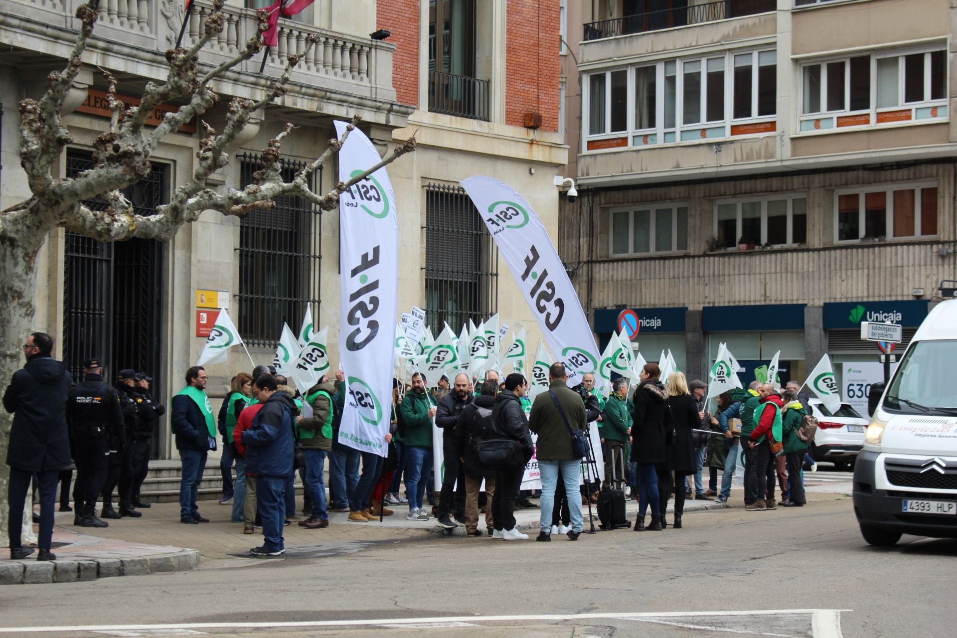 Los funcionarios de León exigen un acuerdo inmediato entre Muface y aseguradoras