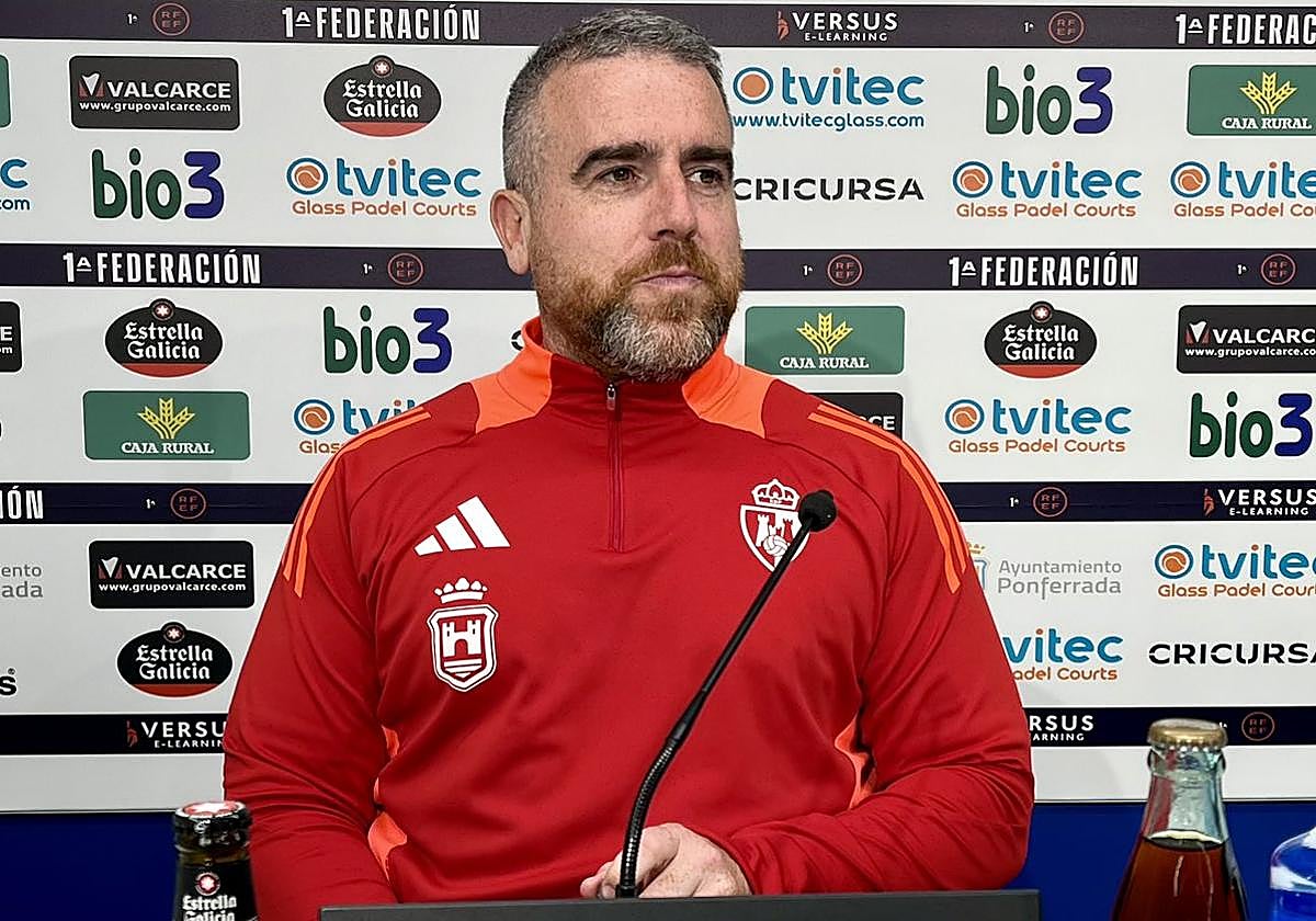 Javi Rey, entrenador de la Deportiva.