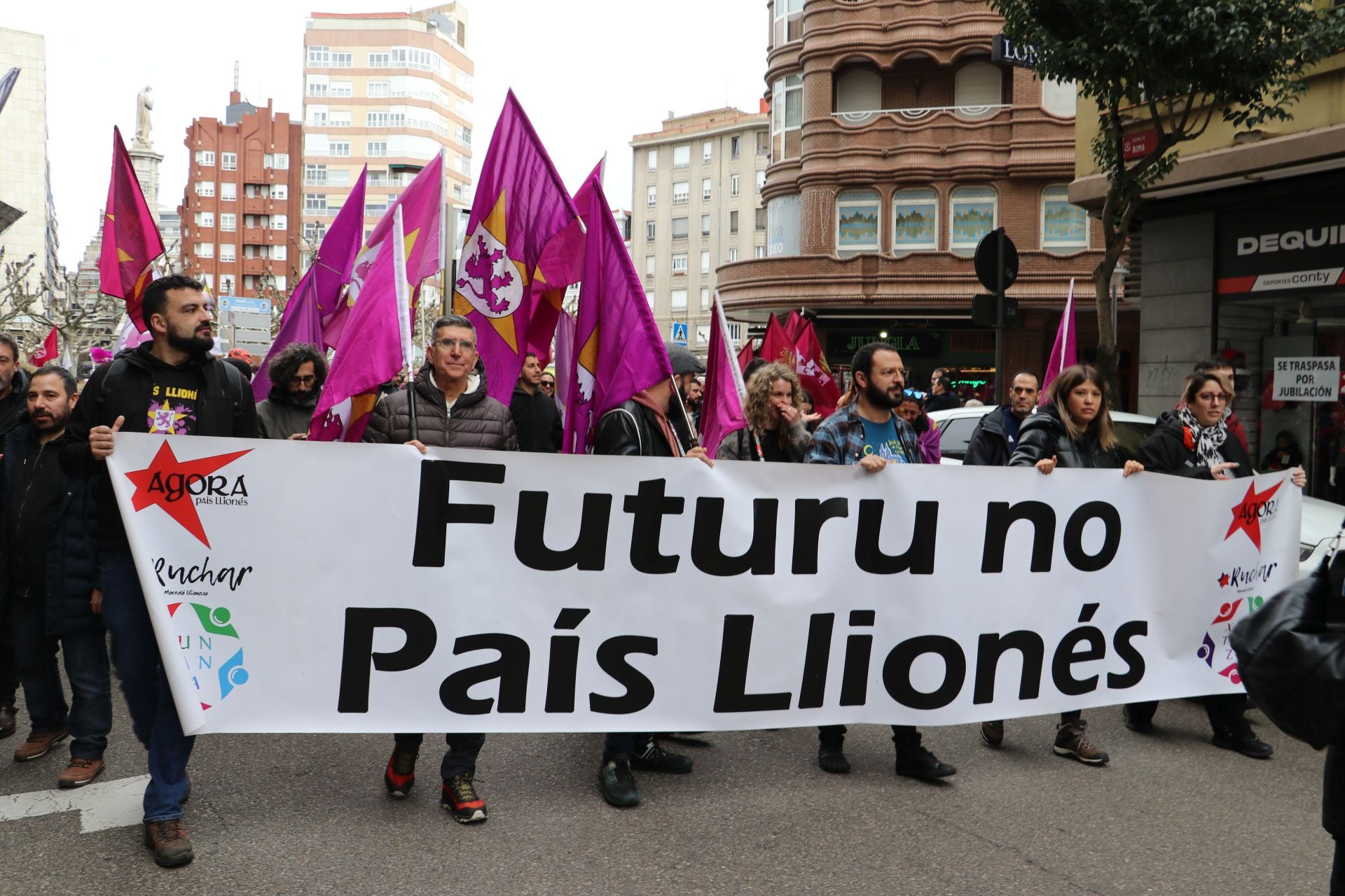 Las imágenes de la manifestación del 16-F en León