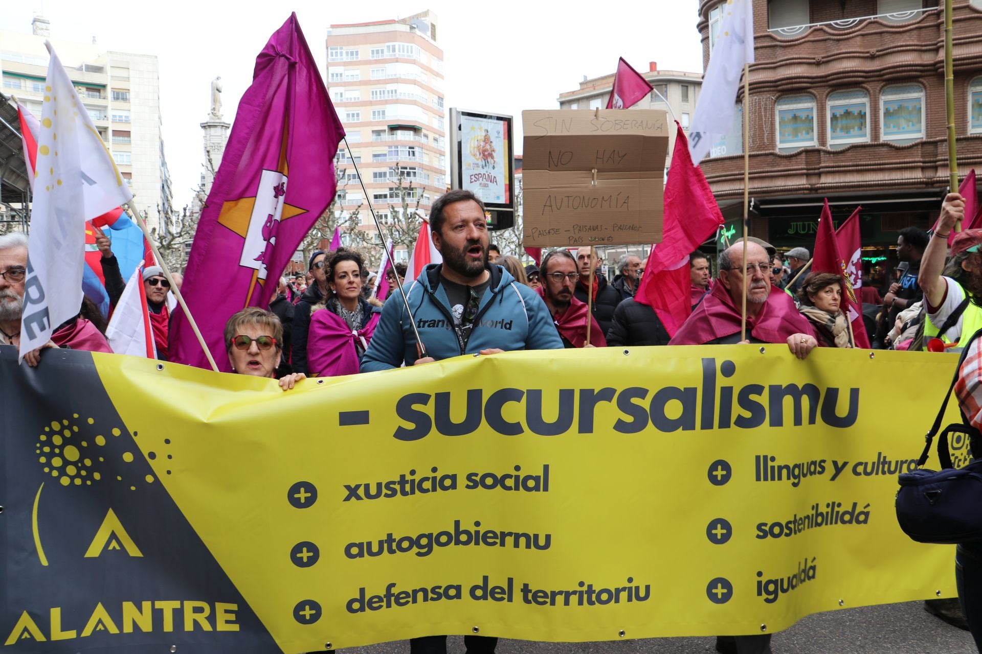 Las imágenes de la manifestación del 16-F en León