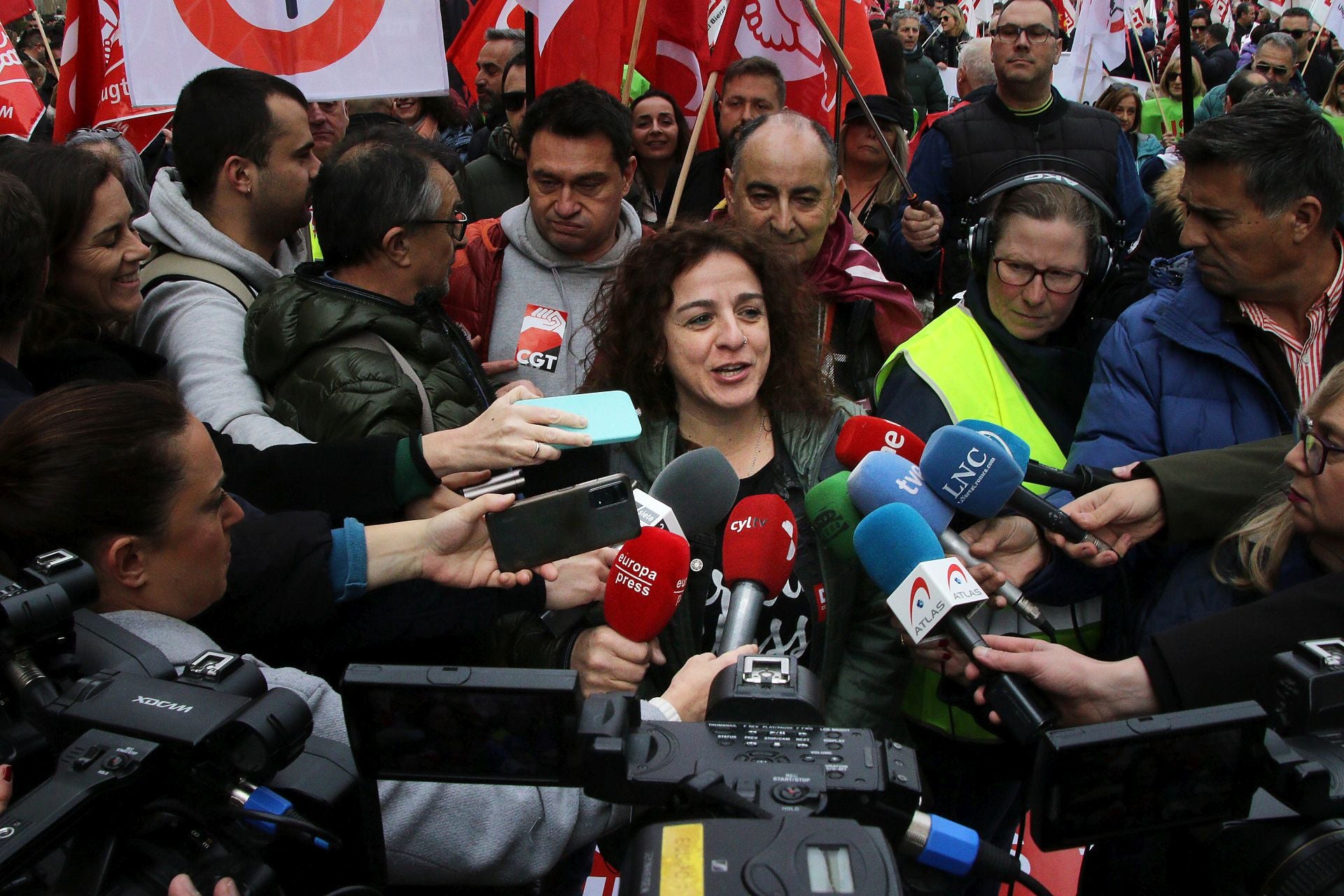 El 16-F, manifestación por el futuro de León, vista por Peio García