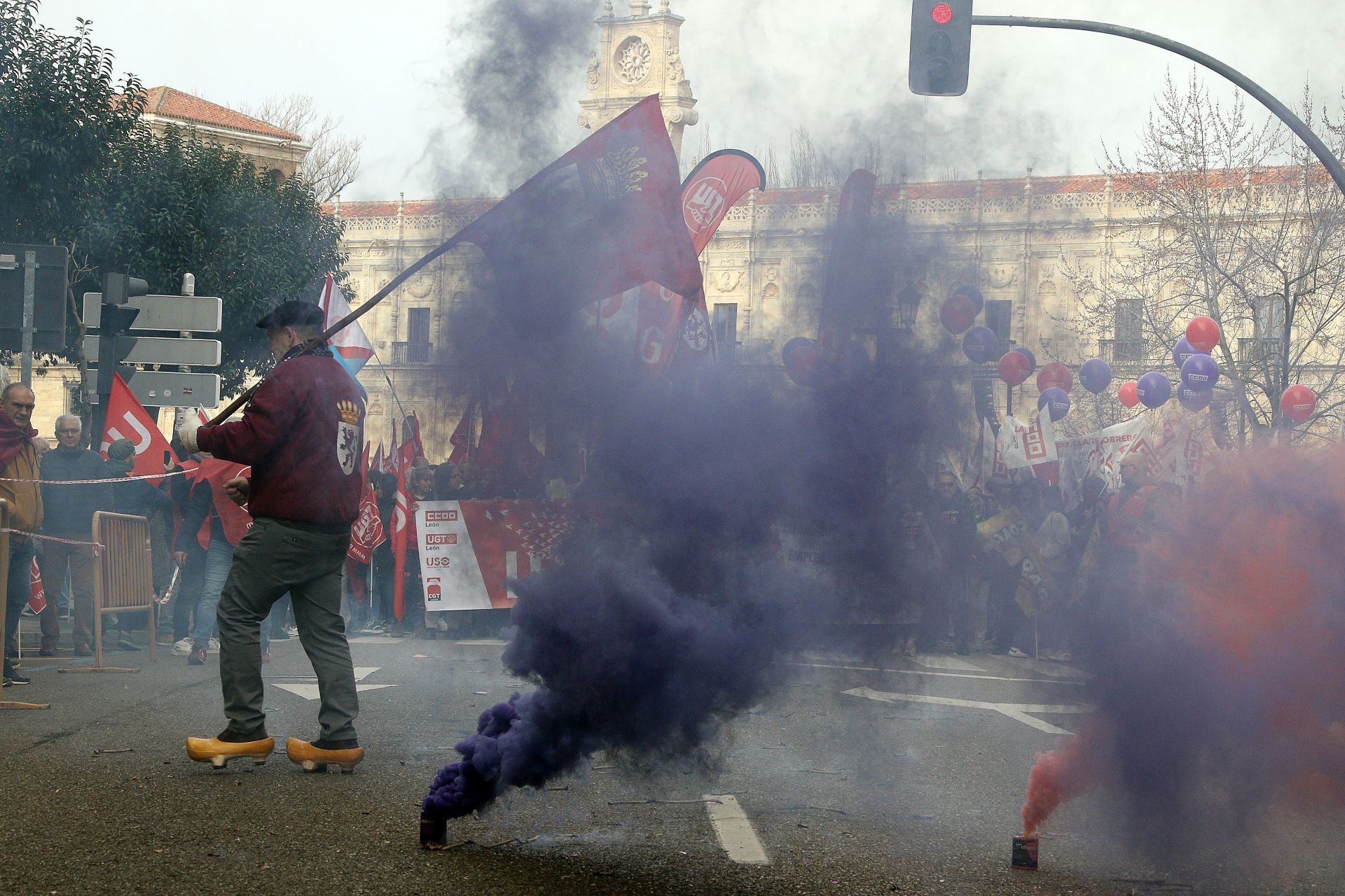 El 16-F, manifestación por el futuro de León, vista por Peio García