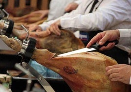 Imagen de archivo de un concurso de corte de jamón.