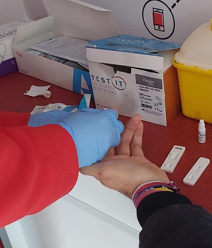 Imagen secundaria 2 - Un checkPoint para prevenir las enfermedades de transmisión sexual en León