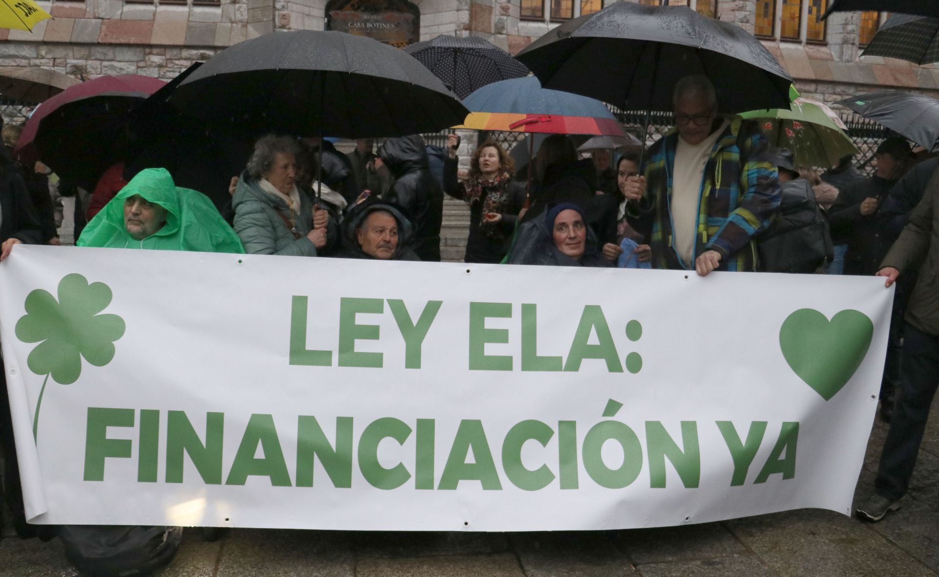 Concentración para solicitar la financiación de la ley ELA