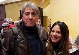 El secretario general del PSCyL, Carlos Martínez junto a Nuria Rubio.