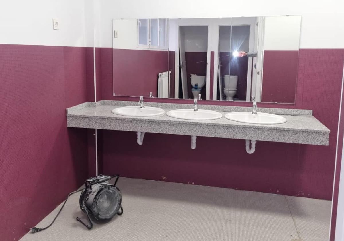 La difícil misión de lavarse las manos en el cole de San Andrés