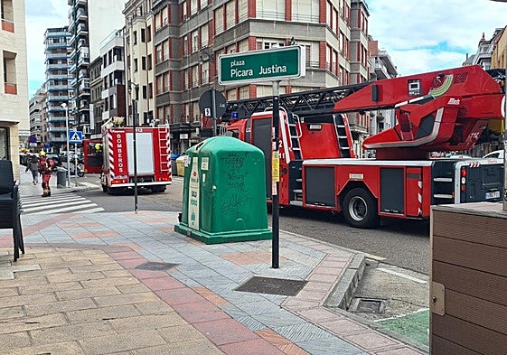 Bomberos de León en la Pícara Justina.