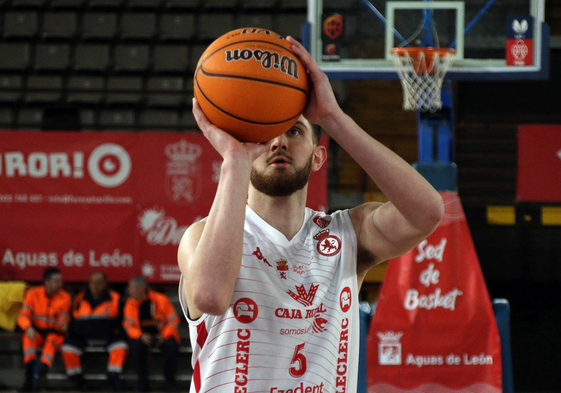 Kyle Greeley, en un partido con la Cultural
