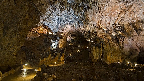 La Cueva de Valporquero reabre al público