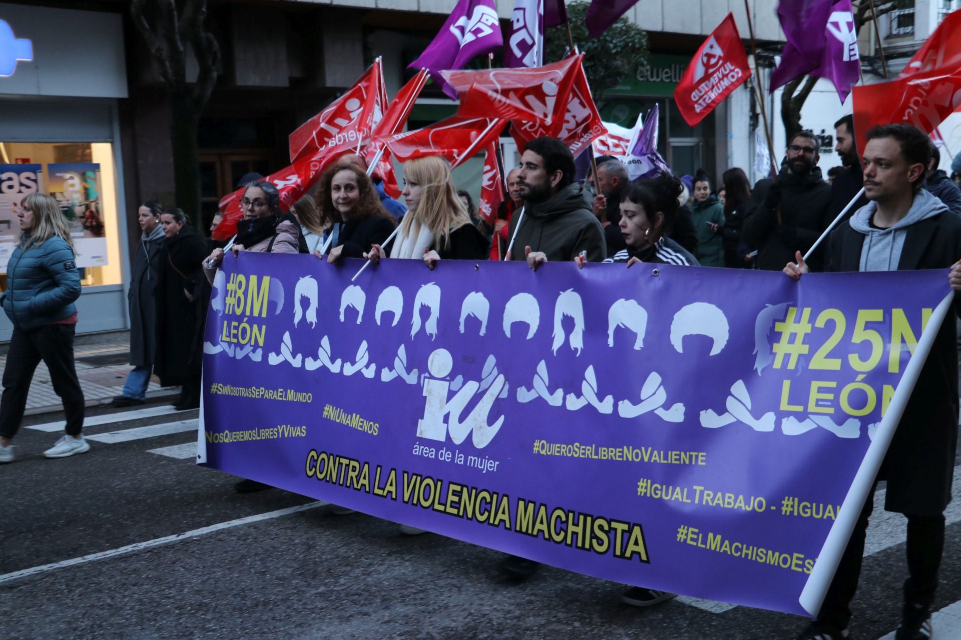 Las imágenes de la segunda manifestación por el 8M en León