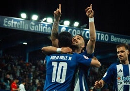 La Deportiva celebra uno de los goles ante el Ourense