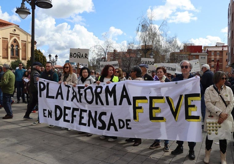 Imágenes de la manifestación por FEVE en León