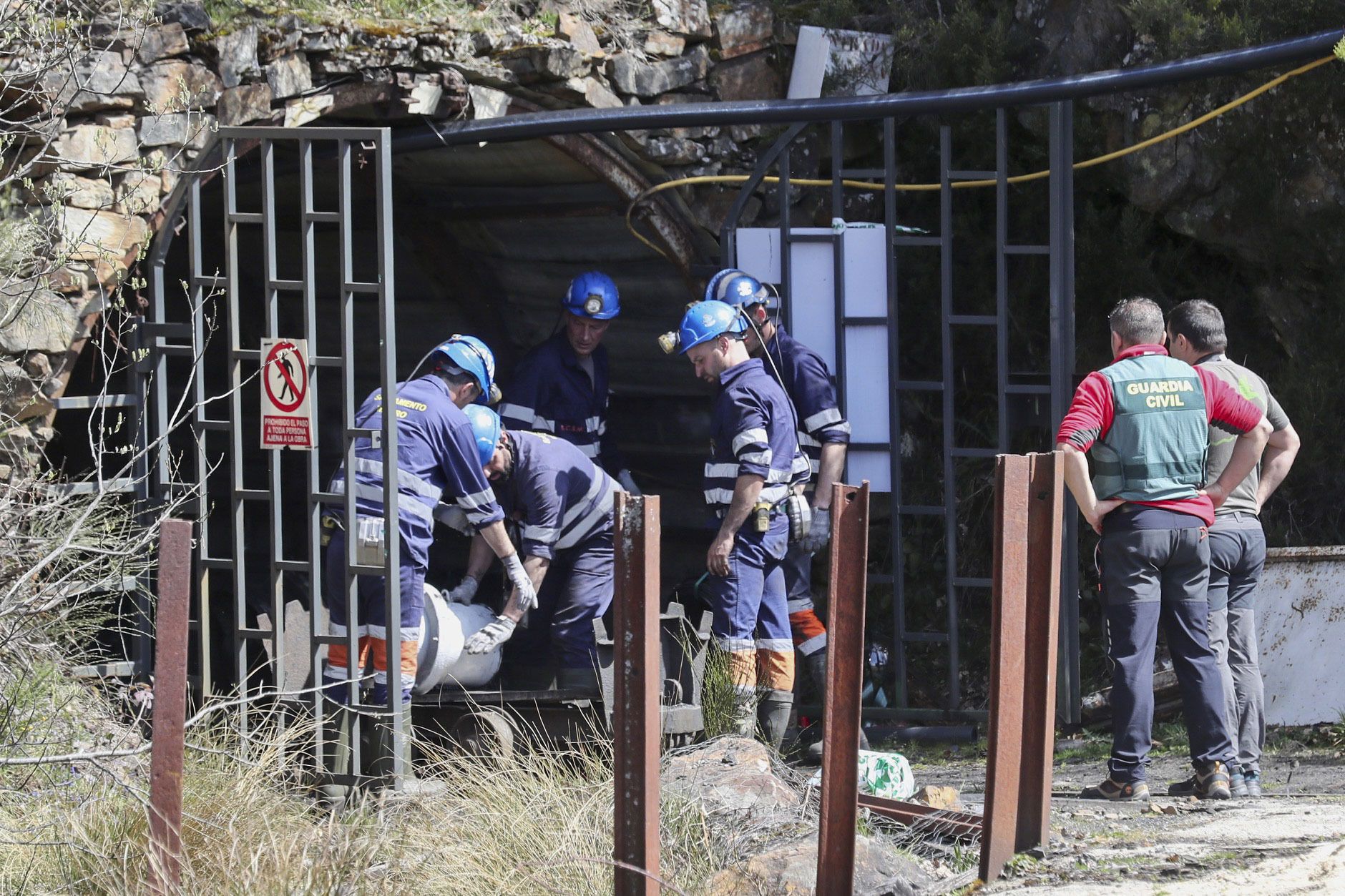 Inspección de la mina de Cerredo