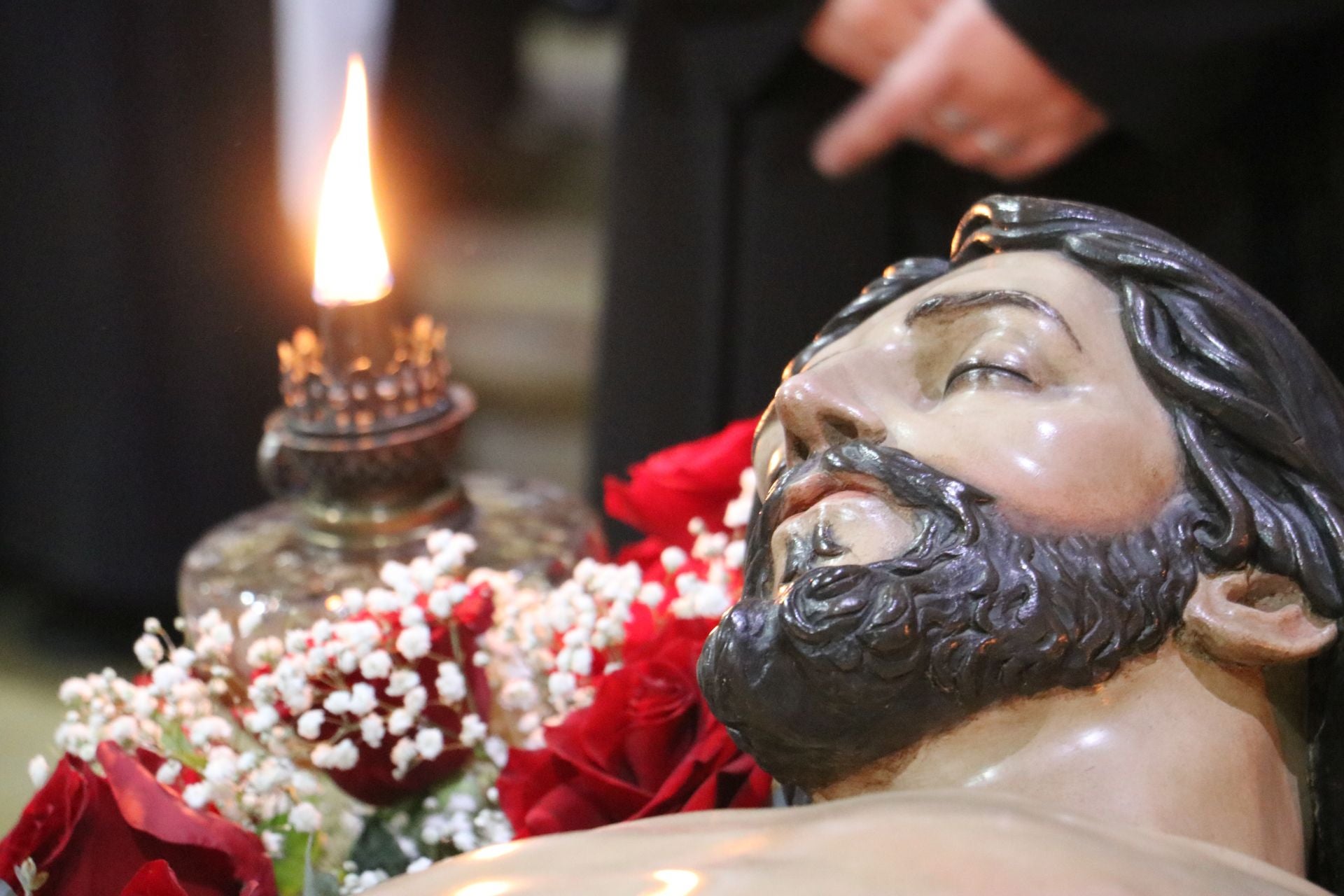 Las imágenes de la suspensión de la Solemne Adoración de las Llagas de Cristo en León