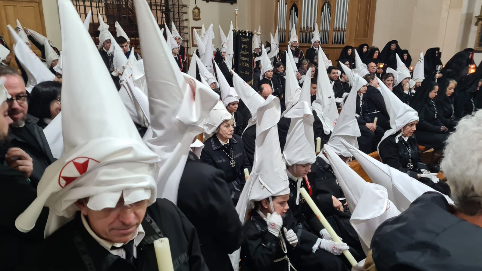 El Rosario de Pasión, suspendida, la Pasión recortada y las Llagas, a la espera