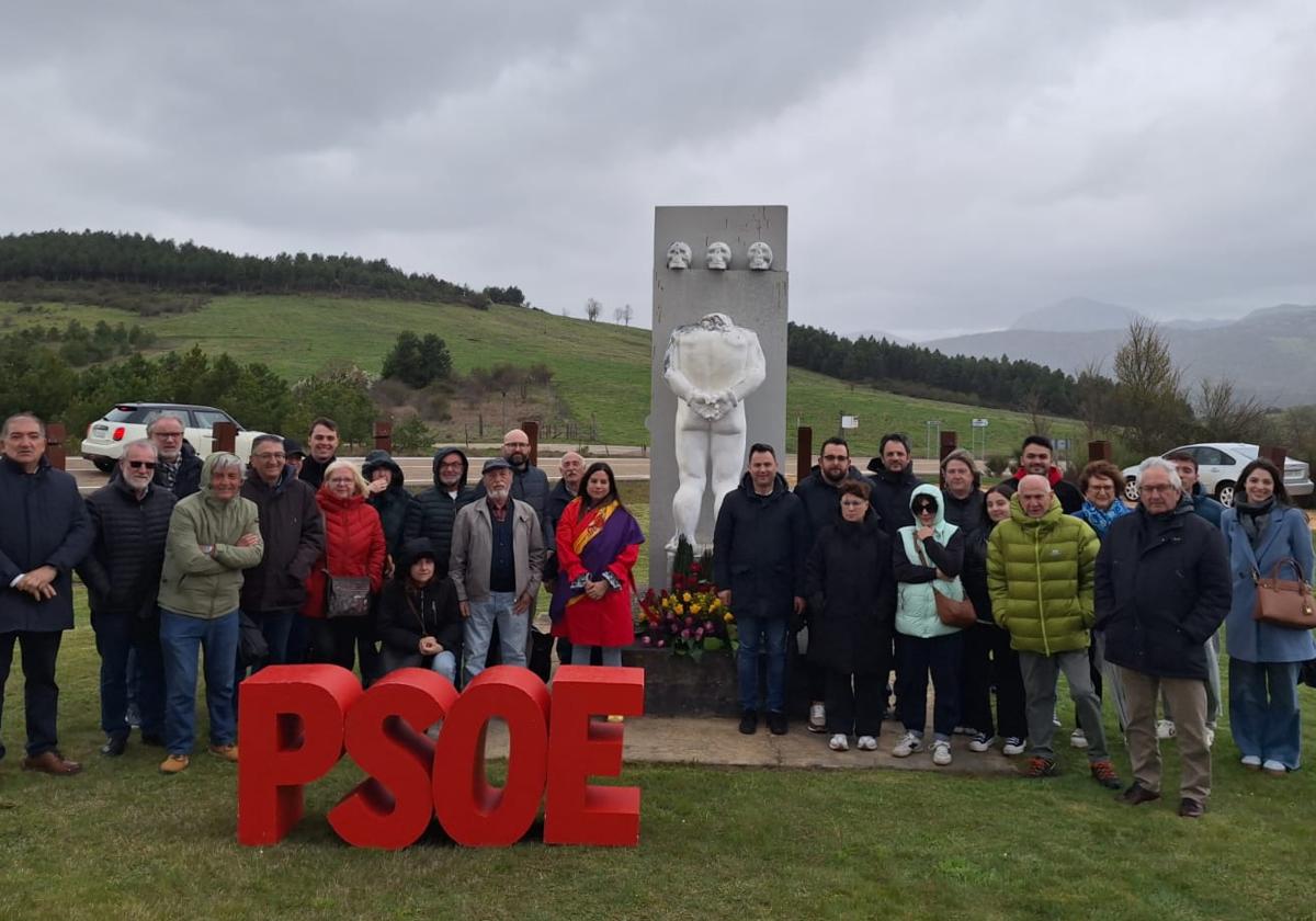 El PSOE de León conmemora el 94 aniversario de la proclamación de la II República en Benllera