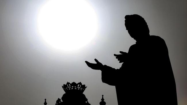 ¿Qué día tiene lugar la procesión de El Encuentro?