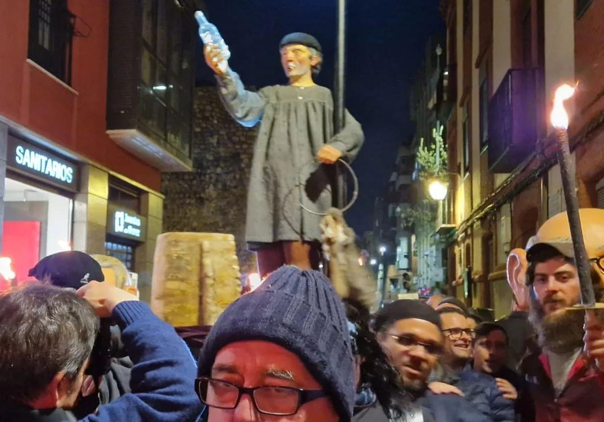 Más de 30.000 fieles arroparán a Genarín, que recupera el público en el cubo de la muralla
