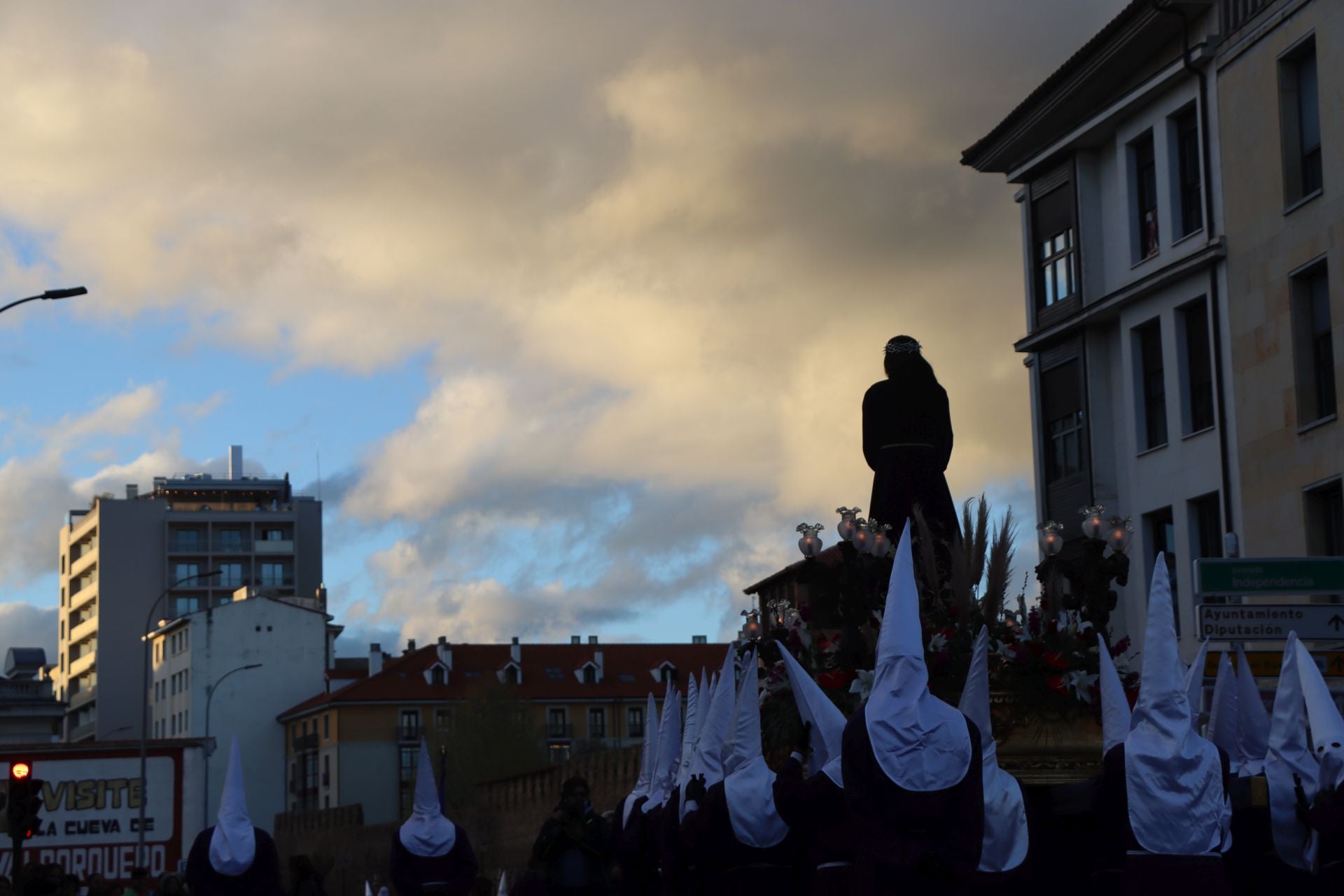Las mejores imágenes de la procesión del Silencio