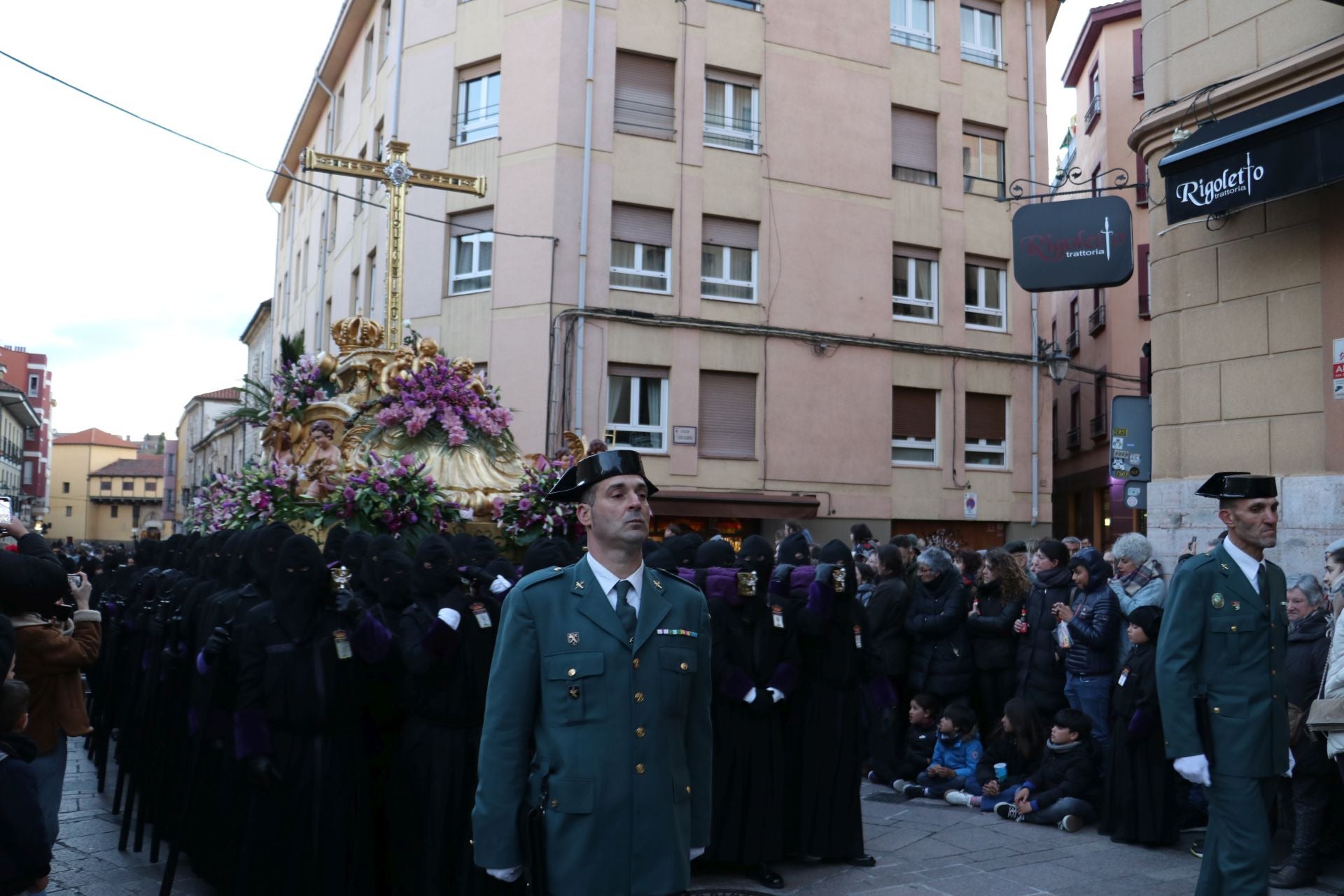 Las imágenes de la procesión de la Virgen de la Amargura en León