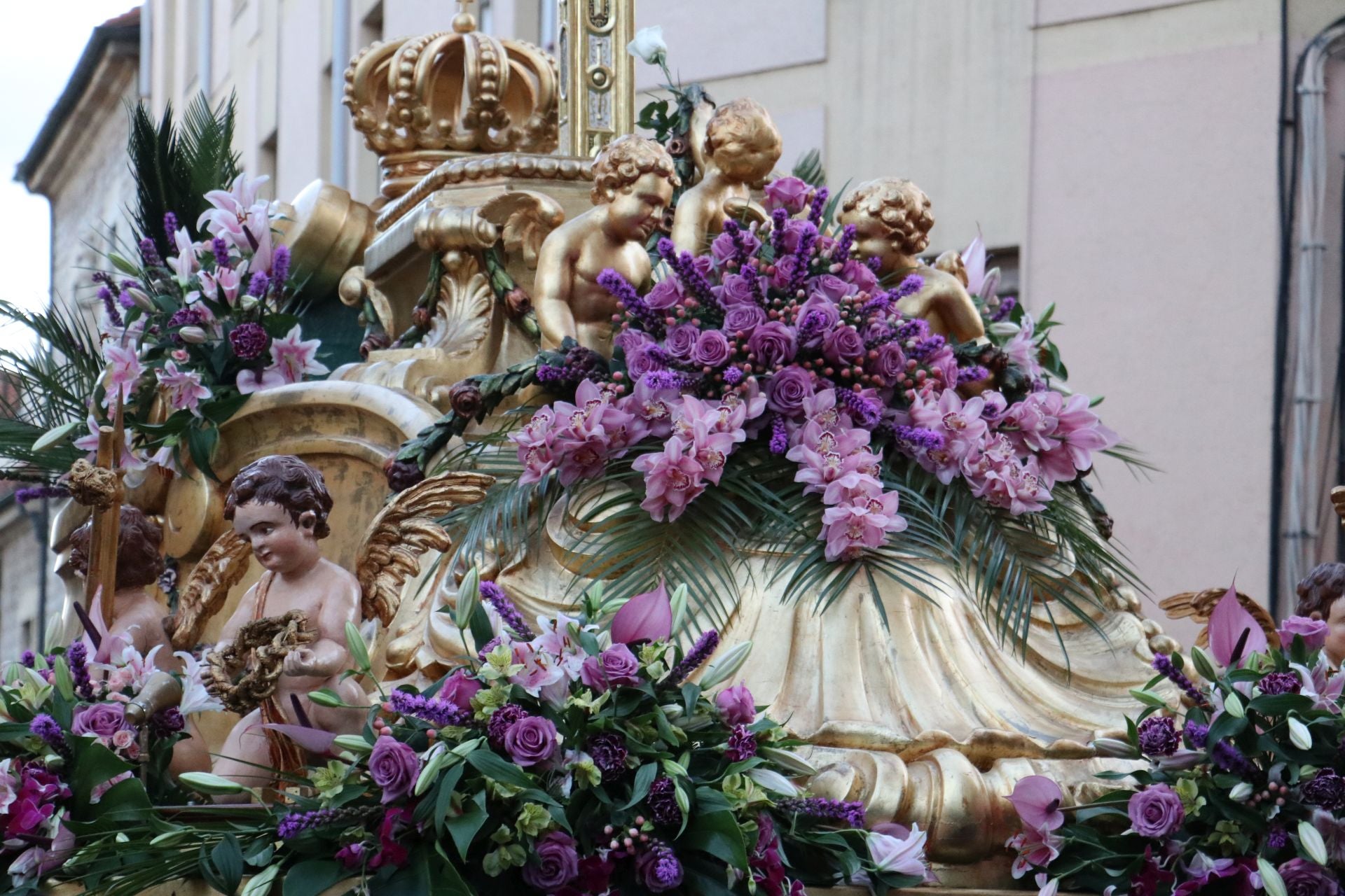 Las imágenes de la procesión de la Virgen de la Amargura en León