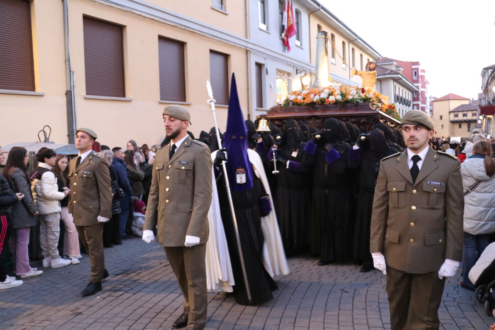 Las imágenes de la procesión de la Virgen de la Amargura en León